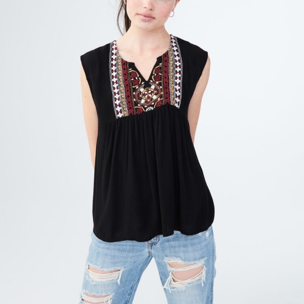 AEROPOSTALE‎ size Medium Embroidered Tank Boho Peasant Crinkled Black